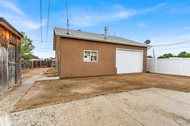 2720 E 8th St, Pueblo, CO 81001 - garage with driveway