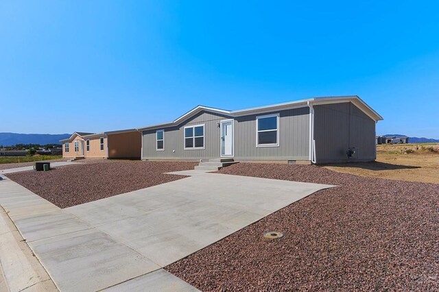manufactured / mobile home with crawl space and a mountain view