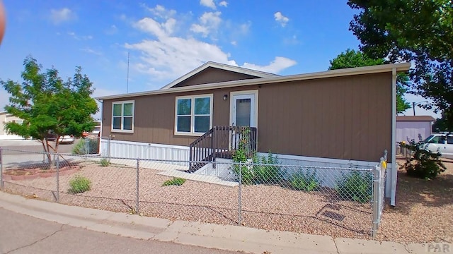 999 Fortino Blvd Unit 108, Pueblo, CO 81008 - manufactured / mobile home featuring a fenced front yard
