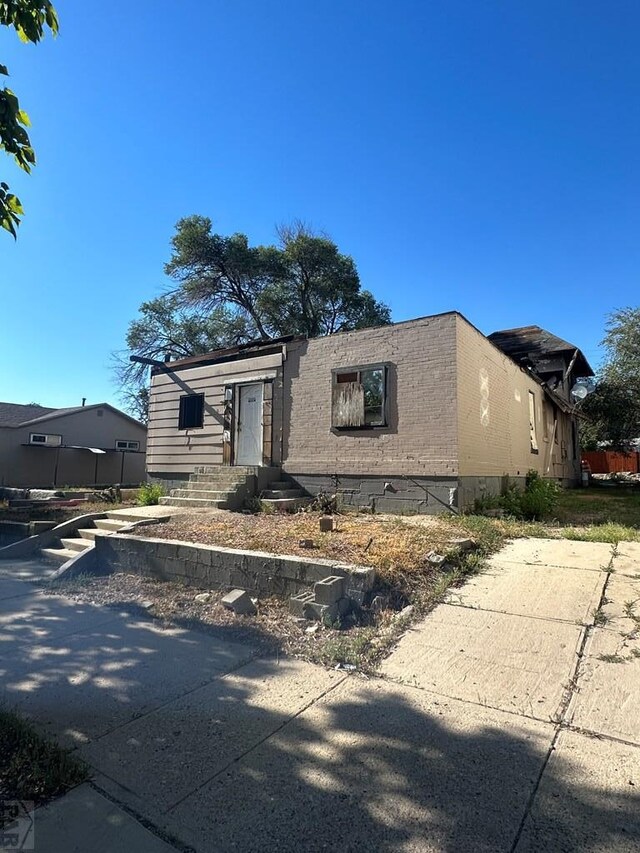 view of front of property