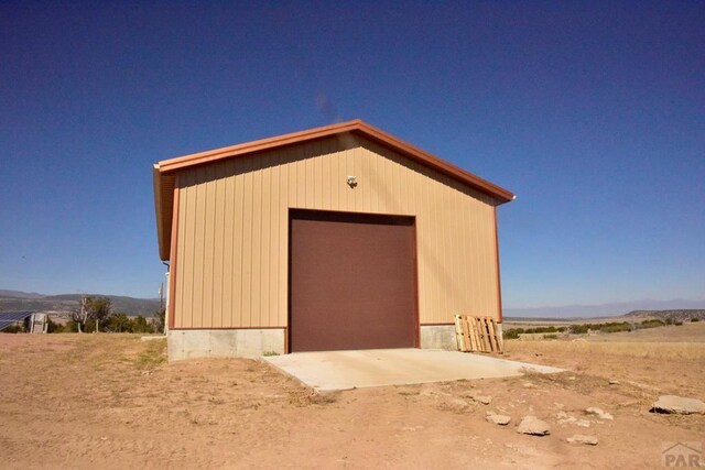 view of outdoor structure featuring an outdoor structure and a mountain view