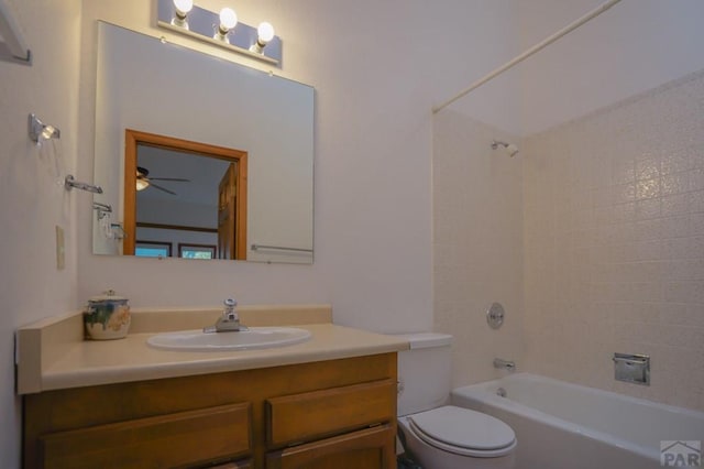 full bath with shower / bath combination, toilet, and vanity