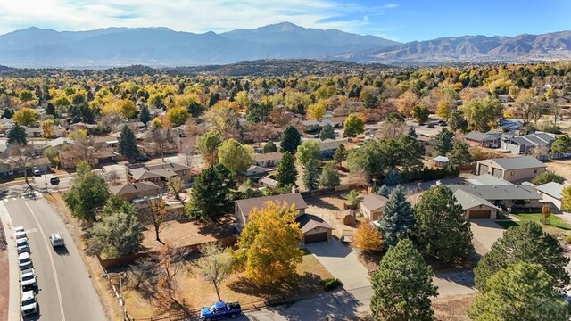 bird's eye view featuring a residential view and a mountain view