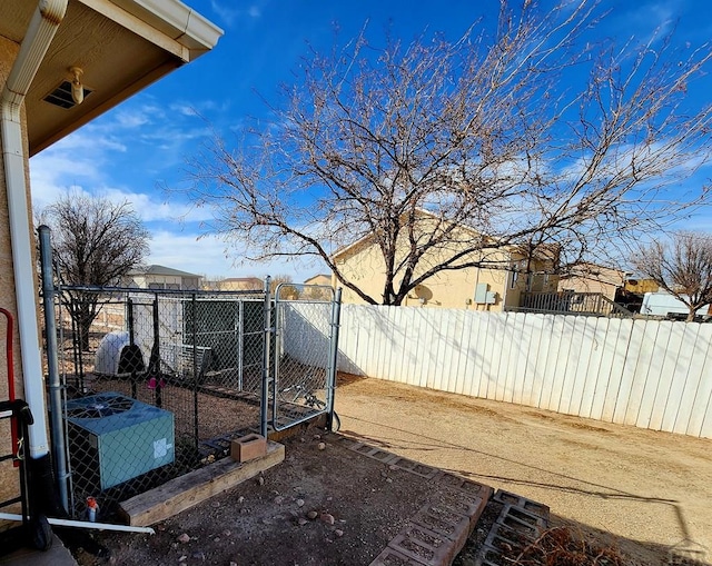 1044 S Los Charros Dr, Pueblo West, CO 81007 - view of yard with fence