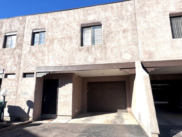 view of front of house with stucco siding