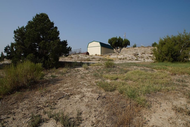 358 13th St, Penrose, CO 81240 - view of yard featuring an outbuilding
