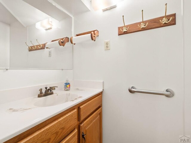 215 E Pitkin Ave, Pueblo, CO 81004 - bathroom featuring vanity