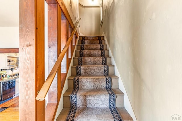 715 E 8th St, Pueblo, CO 81001 - view of stairs