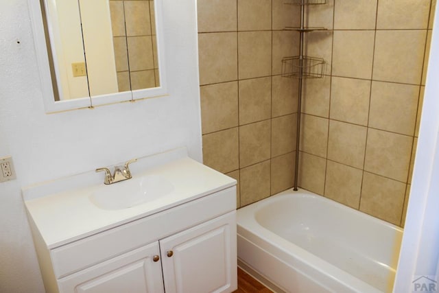 1110-112 E 6th St, Pueblo, CO 81001 - full bathroom featuring vanity