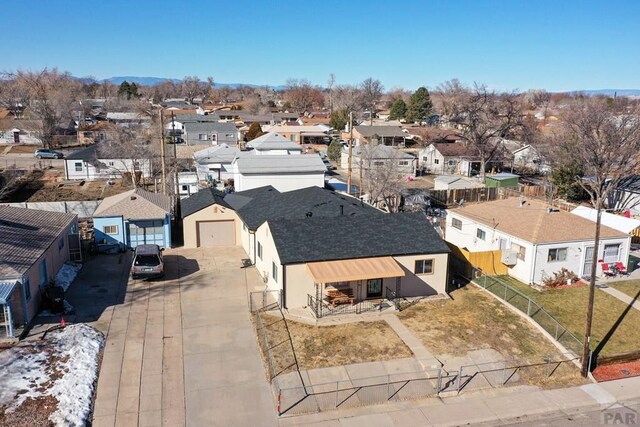 birds eye view of property featuring a residential view