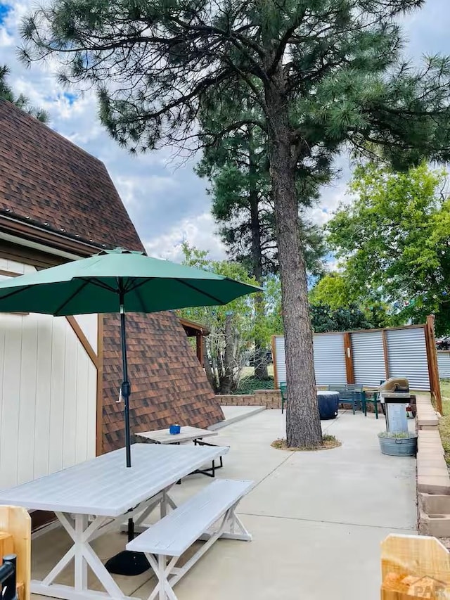 view of patio with outdoor dining space