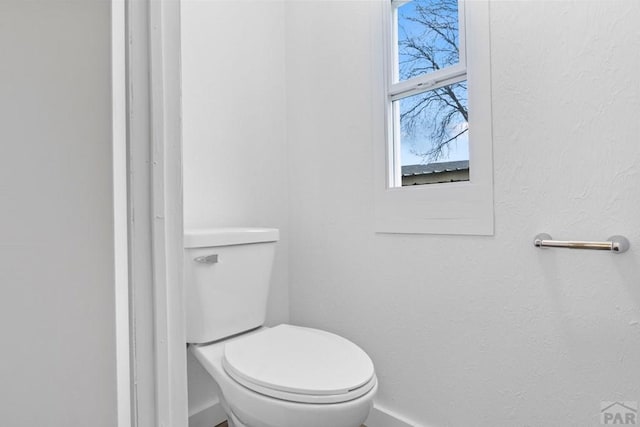 400 Hickory St Unit 172, Fort Collins, CO 80524 - bathroom featuring toilet and a textured wall