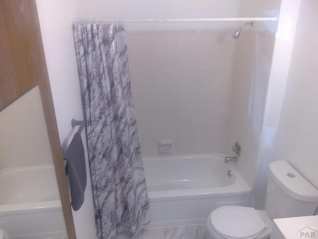 2800 Wills Blvd, Pueblo, CO 81003 - full bath with shower / bath combo with shower curtain and vanity