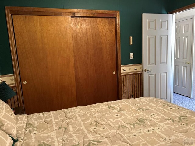 unfurnished bedroom featuring a closet