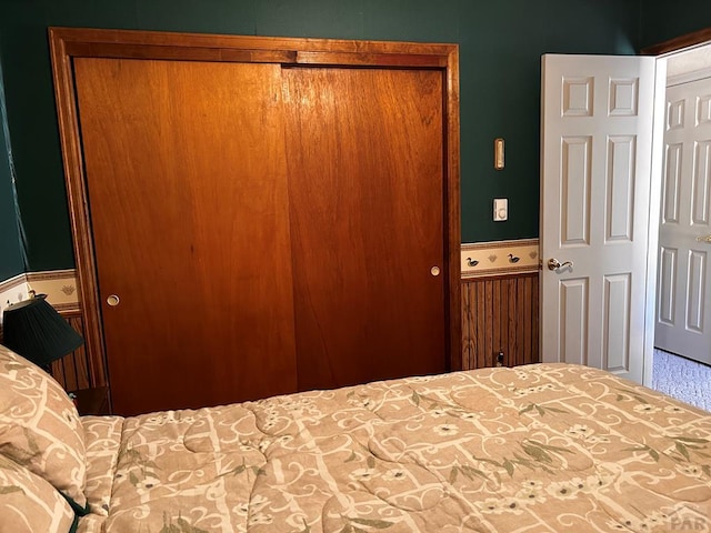 bedroom with a closet